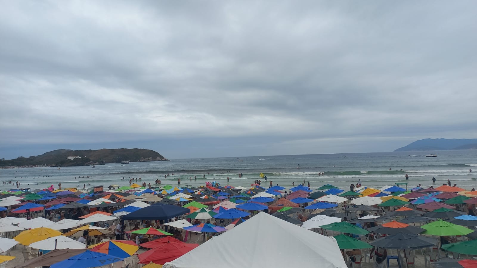 Segunda tem dia de praia com tempo nublado em Cabo Frio; veja previsão para a 1ª semana de 2024