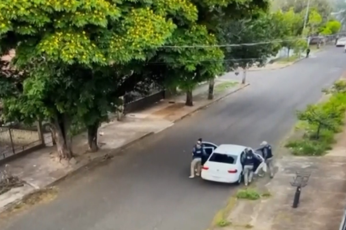 Empresário do ramo de publicidade é investigado por oferecer propina a servidores para podar árvores em frente a outdoors colocados por ele, no PR