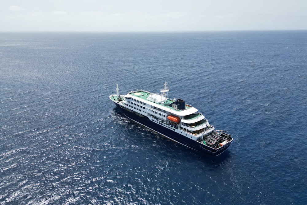Navio de cruzeiro atracou em Roterdã após registrar surto de hantavírus e três mortes