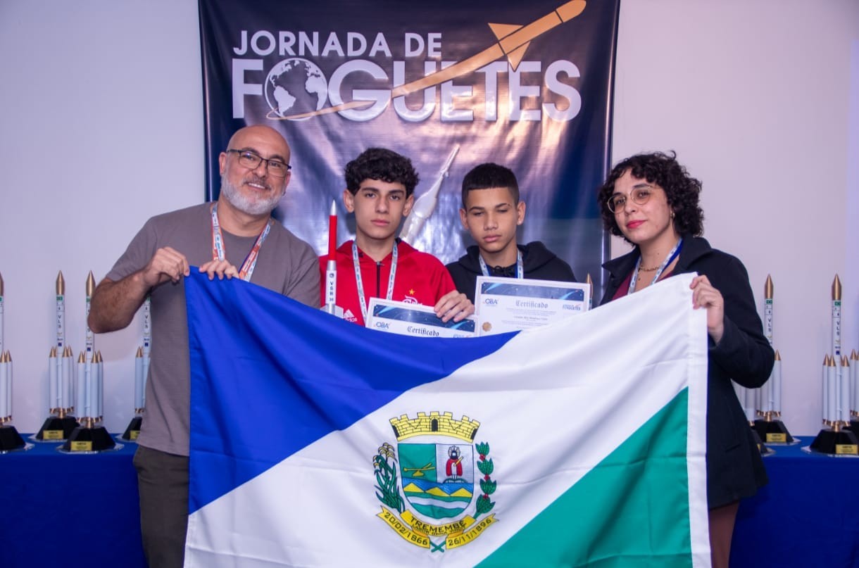 Alunos conquistam três troféus na Olimpíada Brasileira de Foguetes