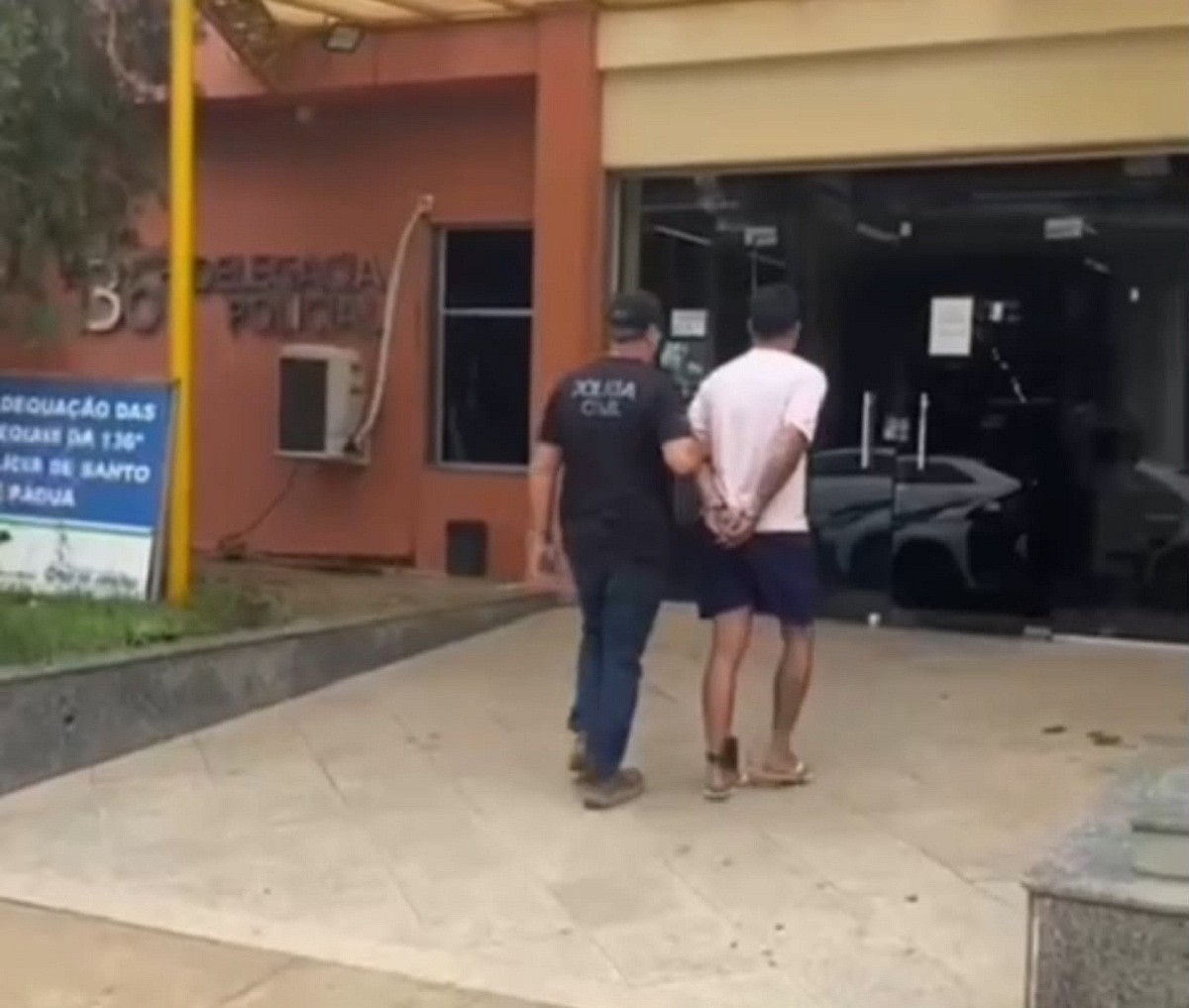 Homem é preso suspeito de agredir e cortar cabelo da ex-companheira com faca em Aperibé