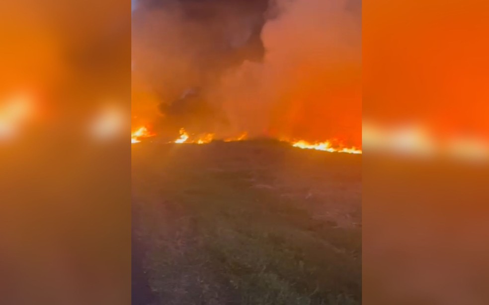 Acidente ocorreu &agrave;s margens da SP-310 em Pindorama (SP) &mdash; Foto: Reprodu&ccedil;&atilde;o / WhatsApp