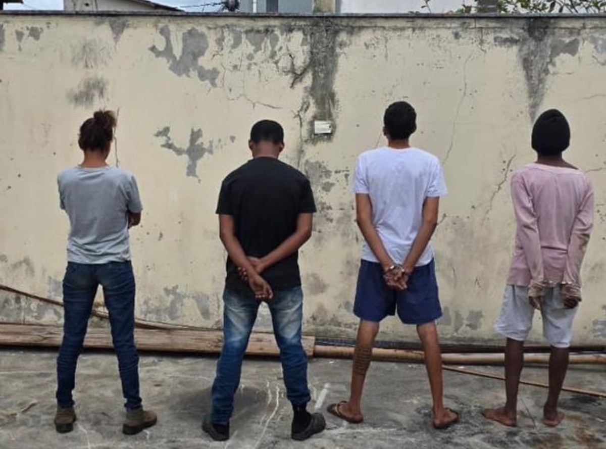 Polícia Civil prende quatro suspeitos de tráfico durante operação em Saquarema