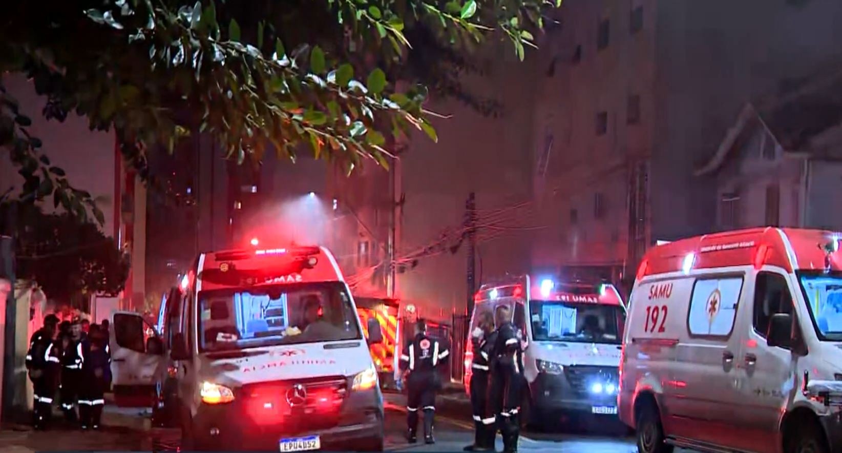 Explosões atingem apartamento que guardava munições e moradores são resgastados de rapel em Campinas