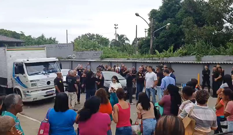 Protestos de policiais penais e parentes de detentos interrompem visitação em presídio do Rio
