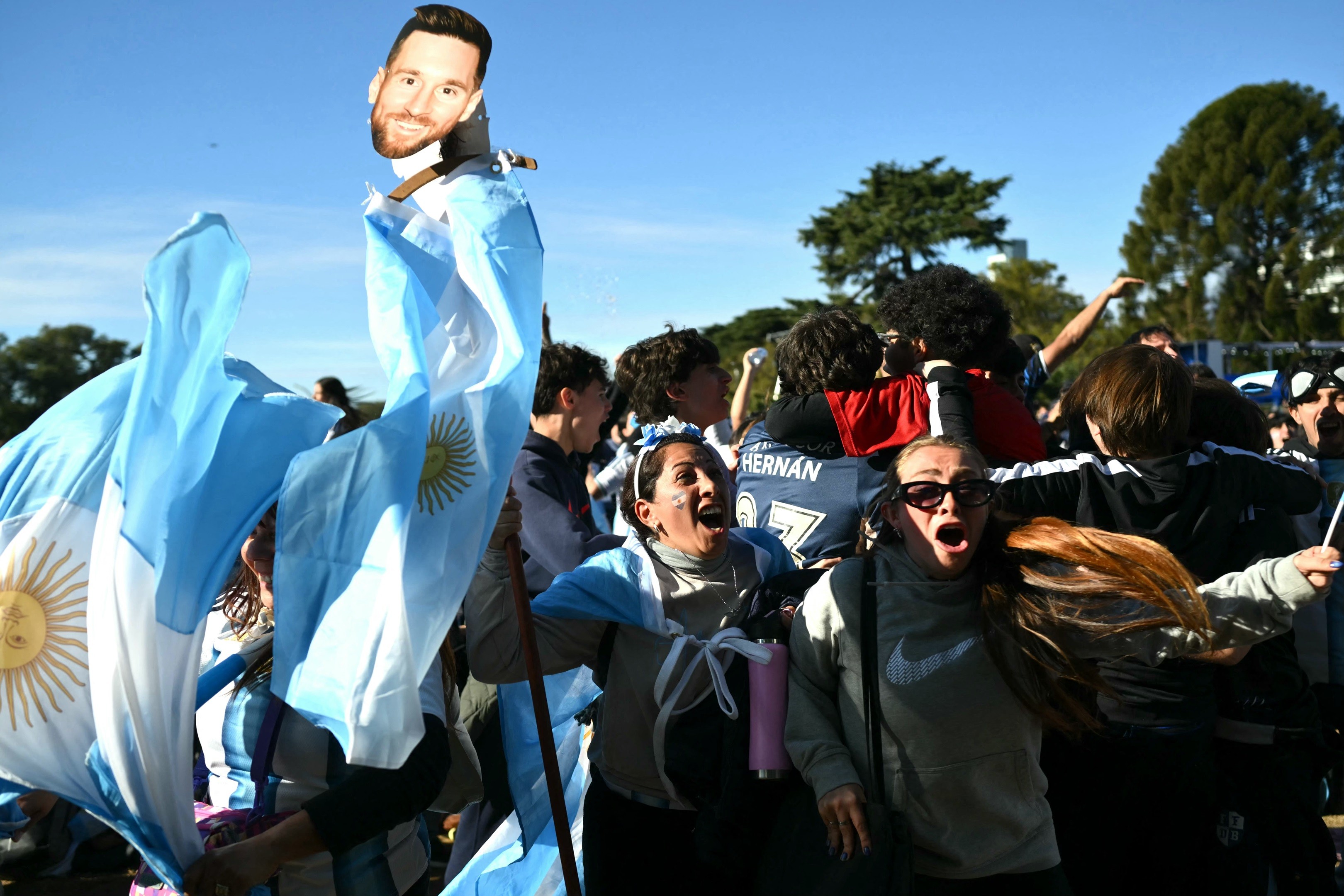 FOTOS: Veja reação da torcida argentina em Buenos Aires após virada sobre o Egito na Copa do Mundo
