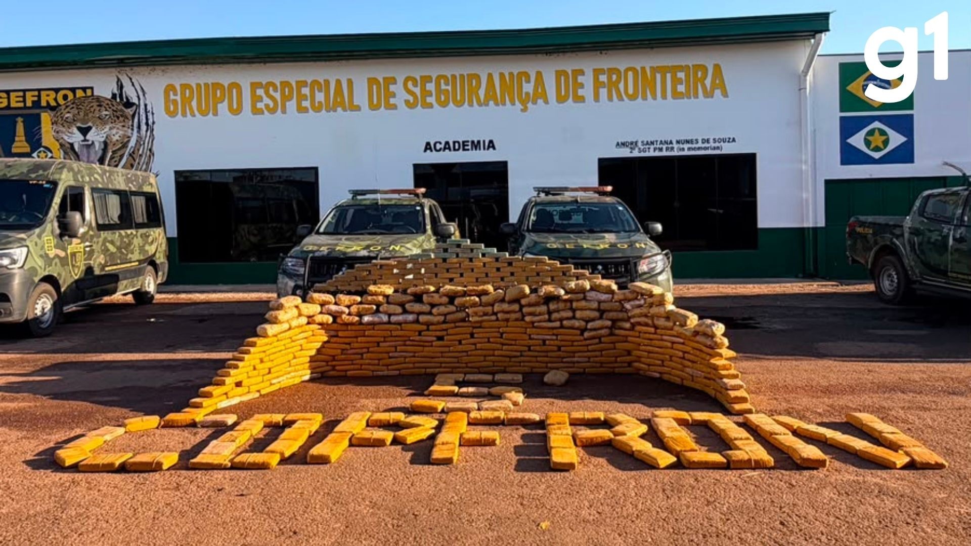 Trio é preso com 390 tabletes de drogas após capotar caminhonete durante fuga em MT