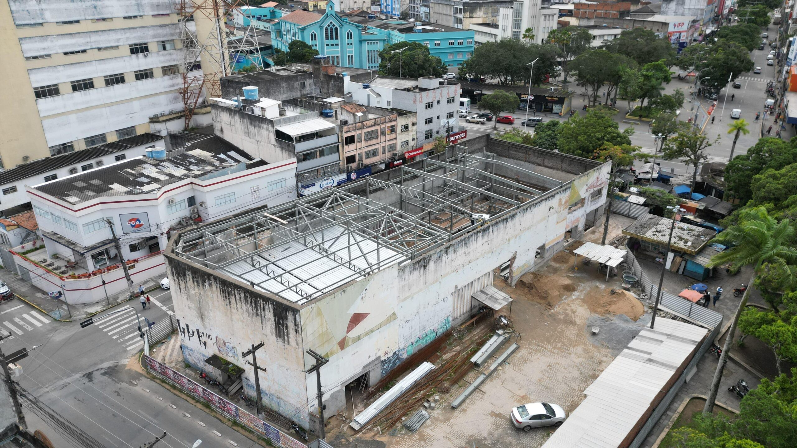 Homem morre após queda em obras de reforma do Cine Capitólio, em Campina Grande