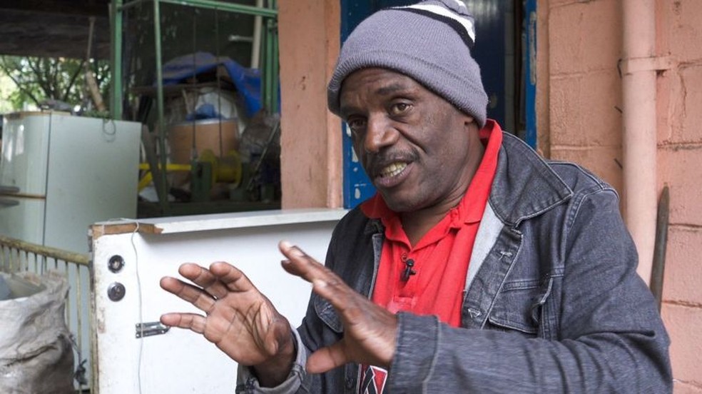 Dudu Catador, líder nacional do Movimento Nacional dos Catadores de Materiais Recicláveis defende taxação de reciclagem importada para defender catadores brasileiros — Foto: Fernando Otto/BBC News Brasil