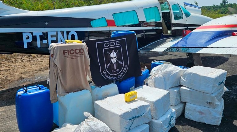Cerca de 400 kg de drogas são apreendidas em pista clandestina no interior do Amazonas