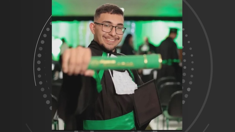 Jovem de 19 anos desapareceu enquanto fazia uma trilha no Pico Paraná — Foto: Reprodução