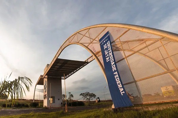 Universidade Federal de Jataí passa a oferecer curso de Inteligência Artificial 