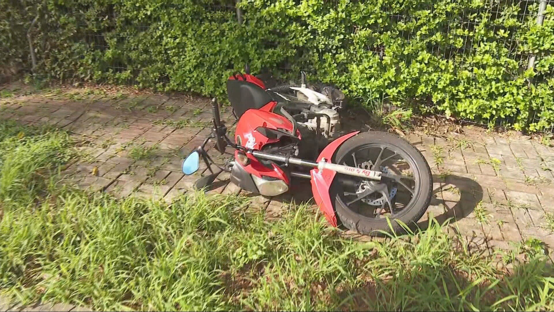 Duas pessoas morrem após moto atingir cabo de aço durante retirada de trio em BH