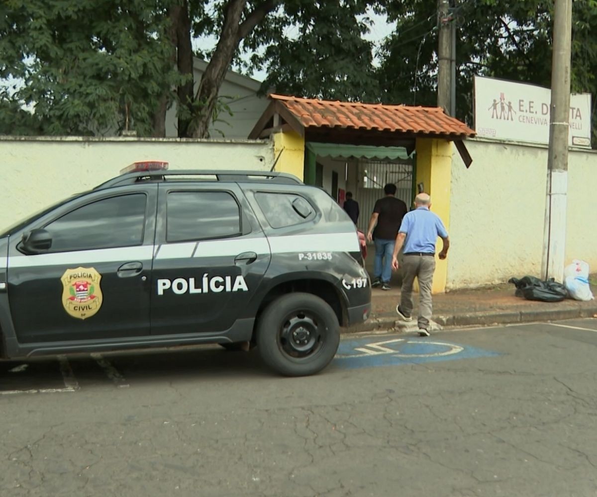 Polícia cumpre mandado de busca em escola de vice-diretor suspeito de crime sexual contra adolescente