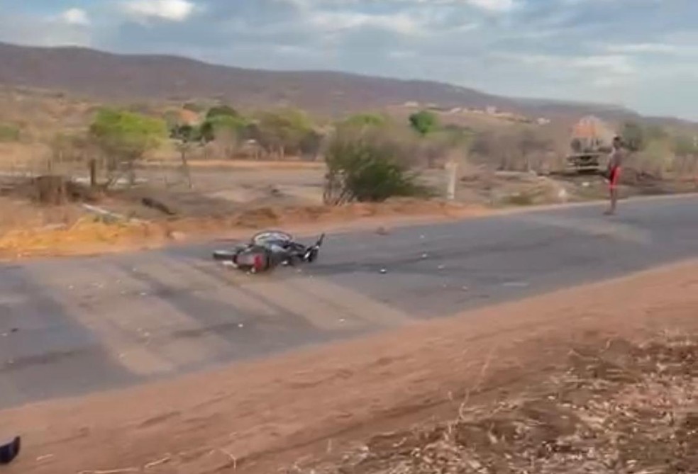 Acidente aconteceu na manhã de domingo (17) em Alexandria — Foto: Icém Caraúbas/Cedida