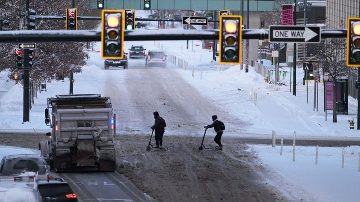 Ciclone-bomba' traz condições de frio extremo para os EUA e deixa 35  milhões de pessoas em alerta - AcheiUSA