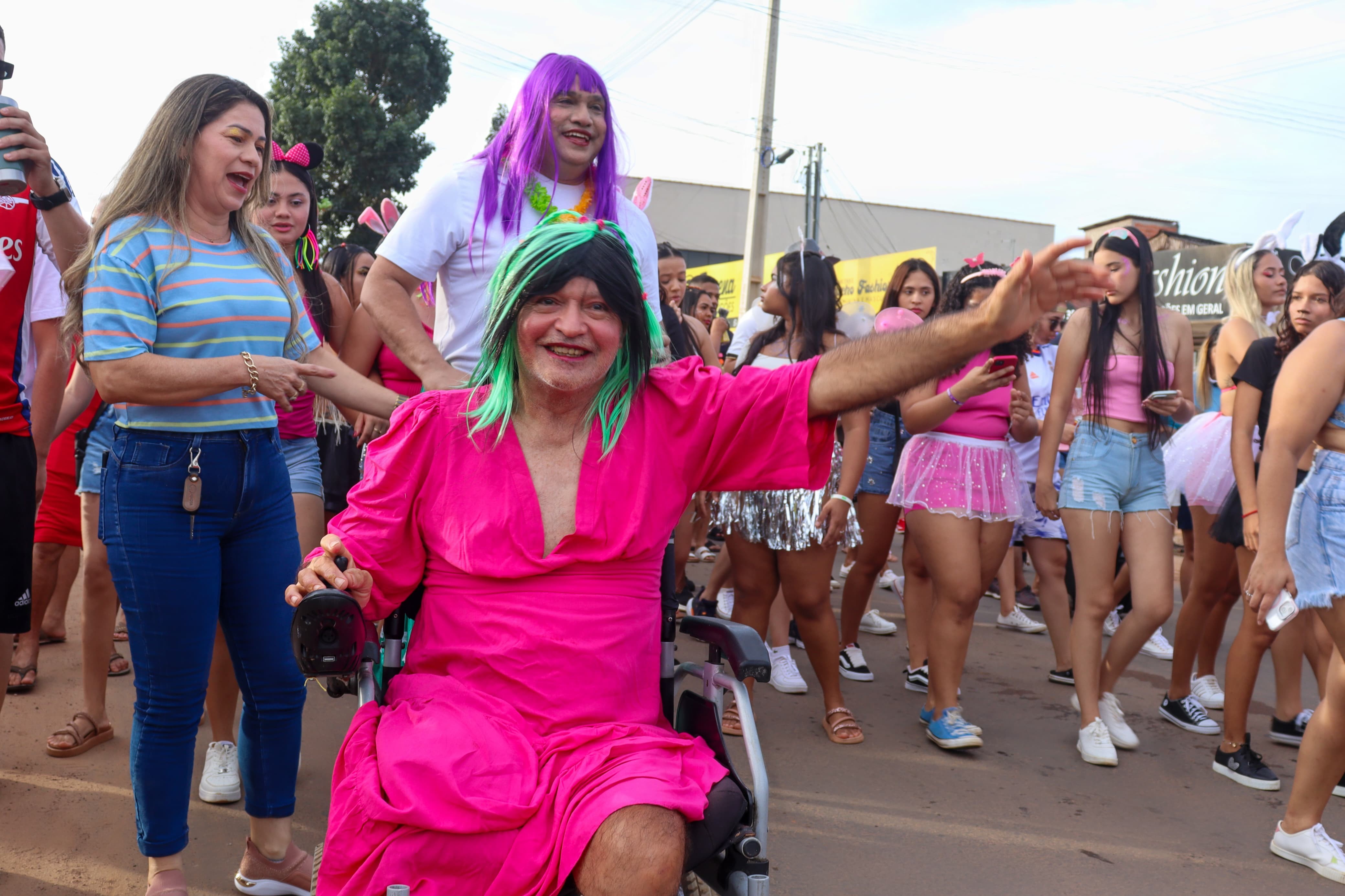 FOTOS: Bloco 'Rolinhas do Coronel' anima carnaval de Brasiléia, no interior do AC