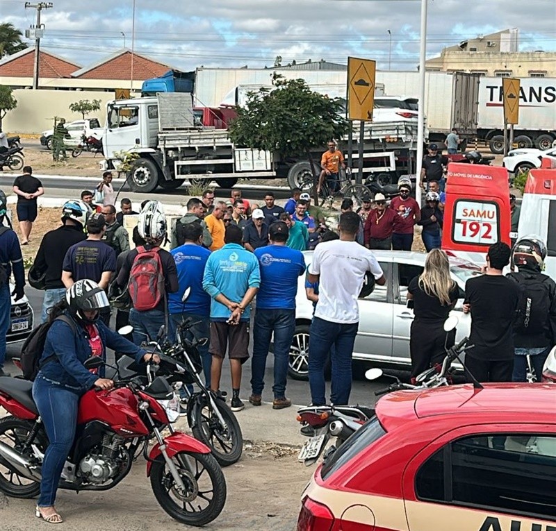 Policia militar morre  em grave acidente entre moto e caminhão em Petrolina