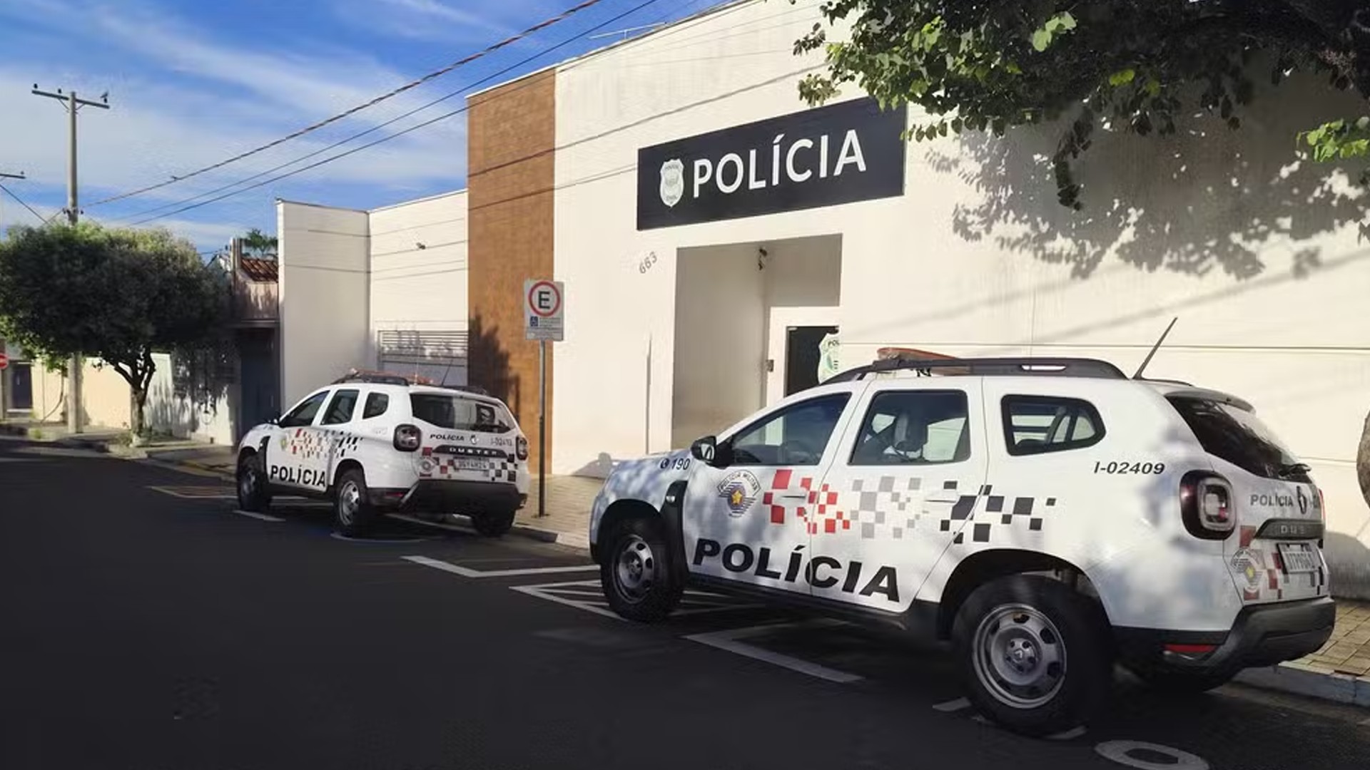 Dupla em moto executa homem dentro de carro com 29 tiros em Birigui