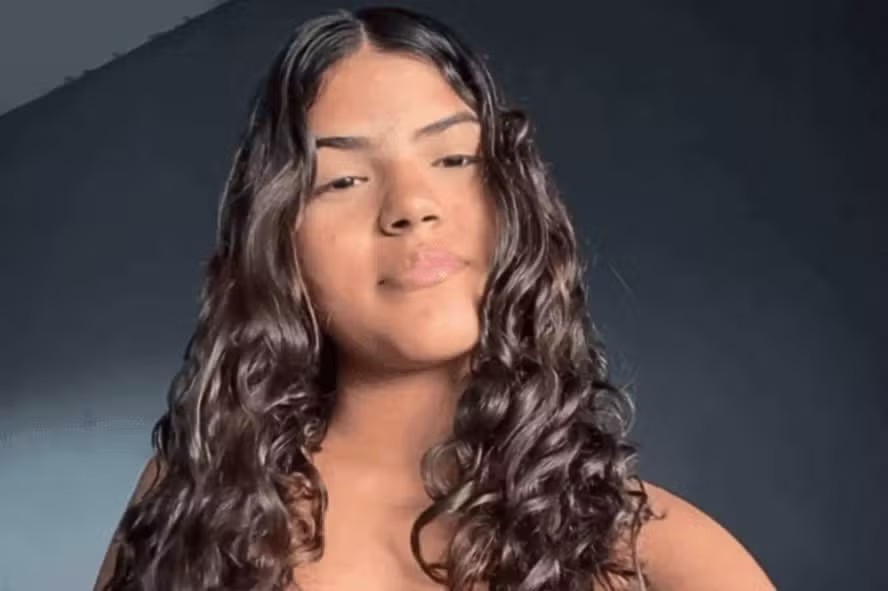 Polícia investiga morte de adolescente de 13 anos em Senador Camará; jovem de 17 é apreendido