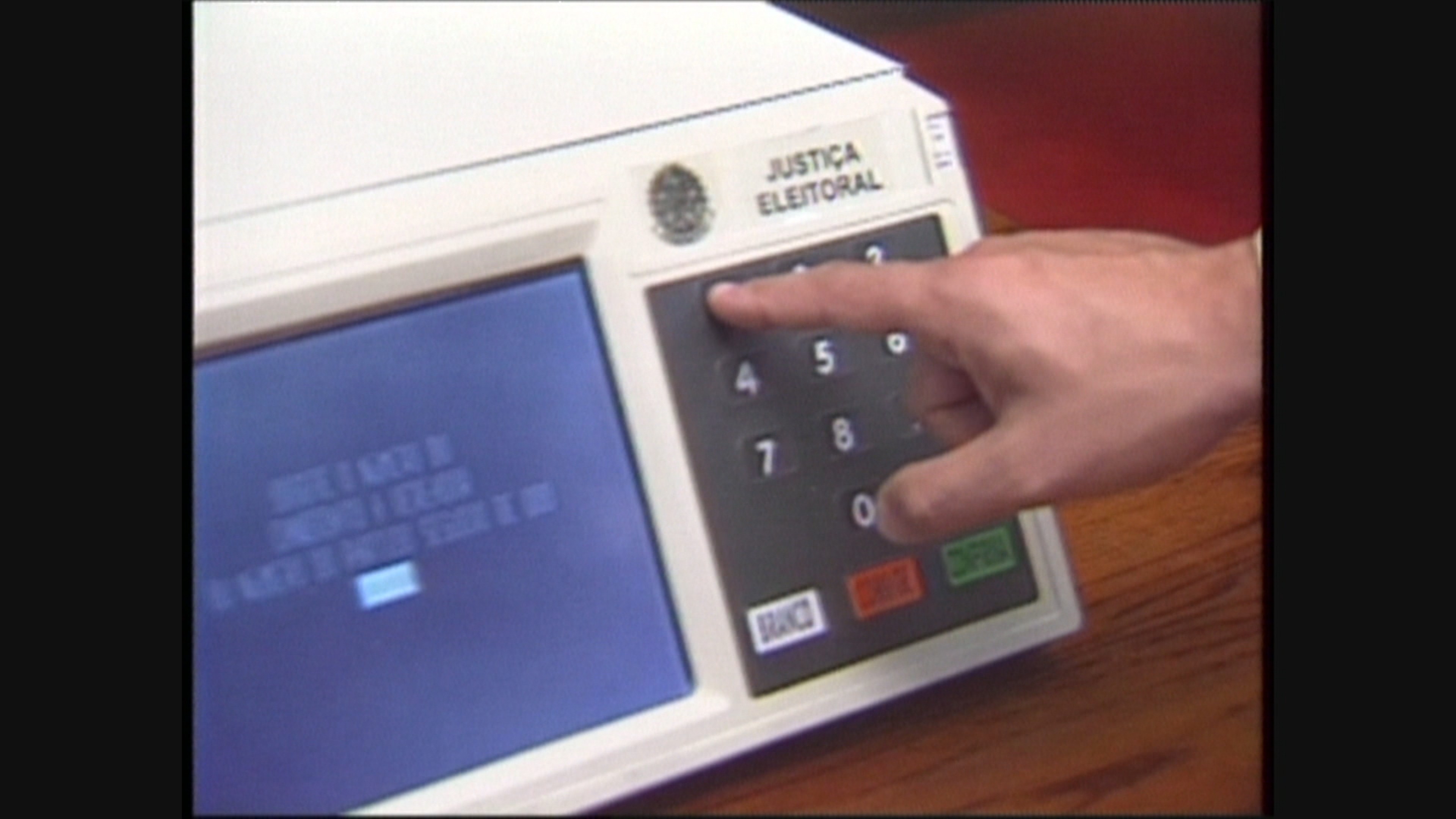 Eleições 2026: quase 7 milhões de cearenses participam do primeiro turno neste domingo​‌​