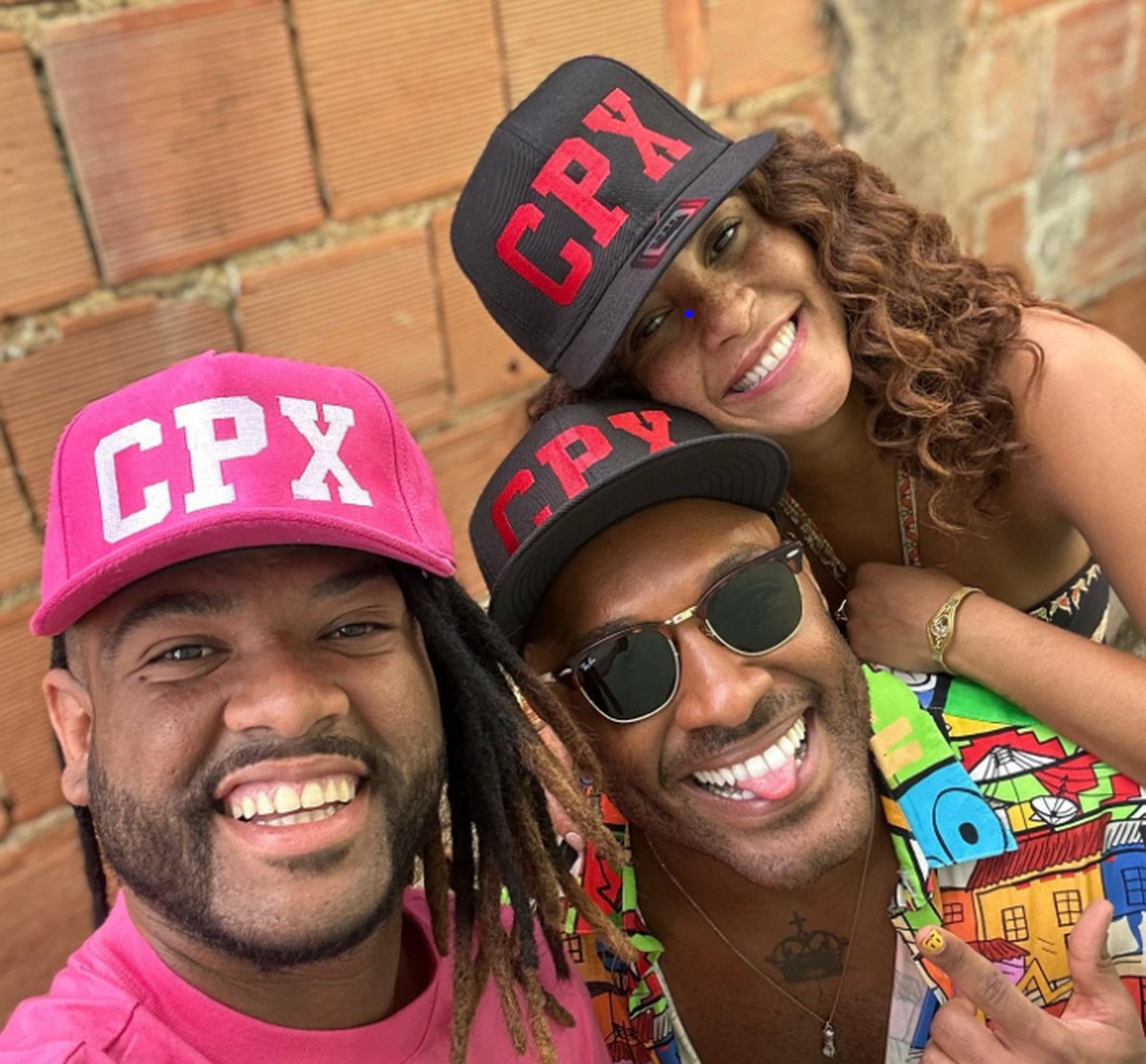 Die ehemalige BBB Domitila Barros und Fred Nicácio besuchen Complexo do Alemão |  Rio de Janeiro