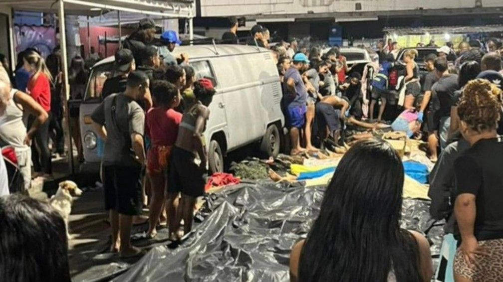 Corpos começaram a chegar ainda de madrugada — Foto: Reprodução