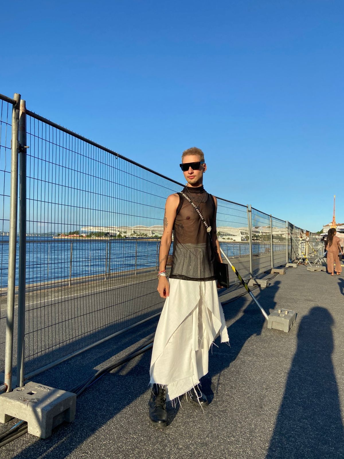 Universitário monta look autoral para o Rio Fashion Week com R$ 50