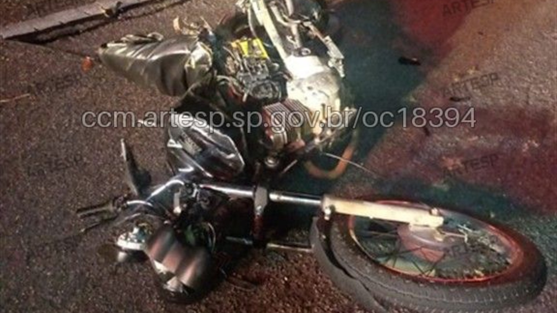 Motociclista morre após ser atingido por utilitário em rodovia de Alambari