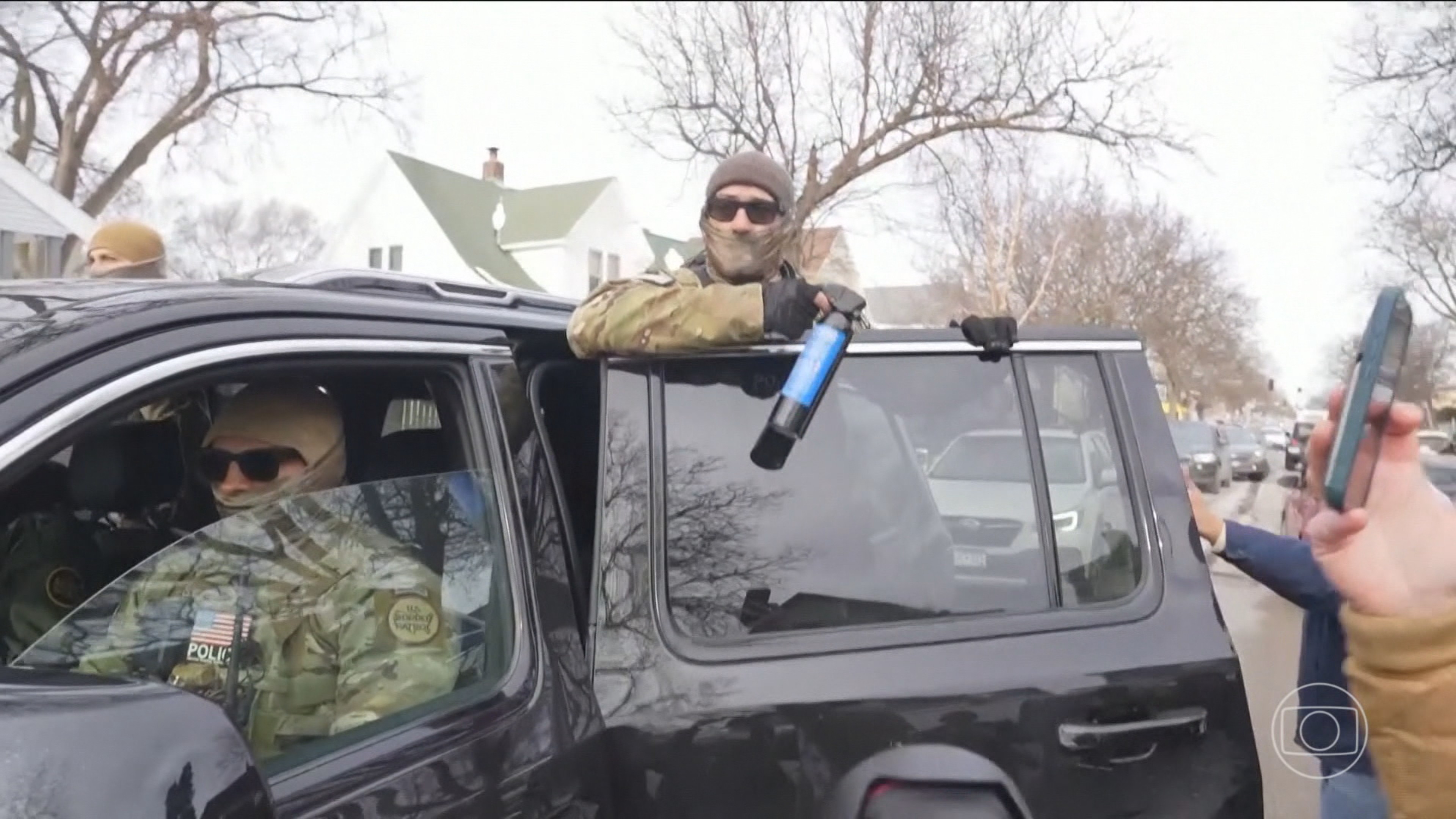 Trump afirma que vai diminuir operação contra imigrantes ilegais em Minneapolis