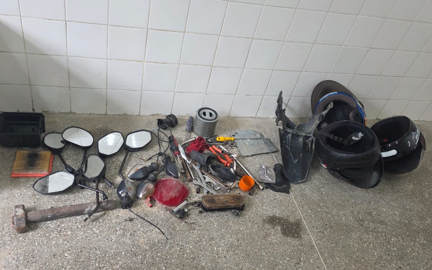 Três homens são presos suspeitos de desmanche de motocicletas no interior da Bahia