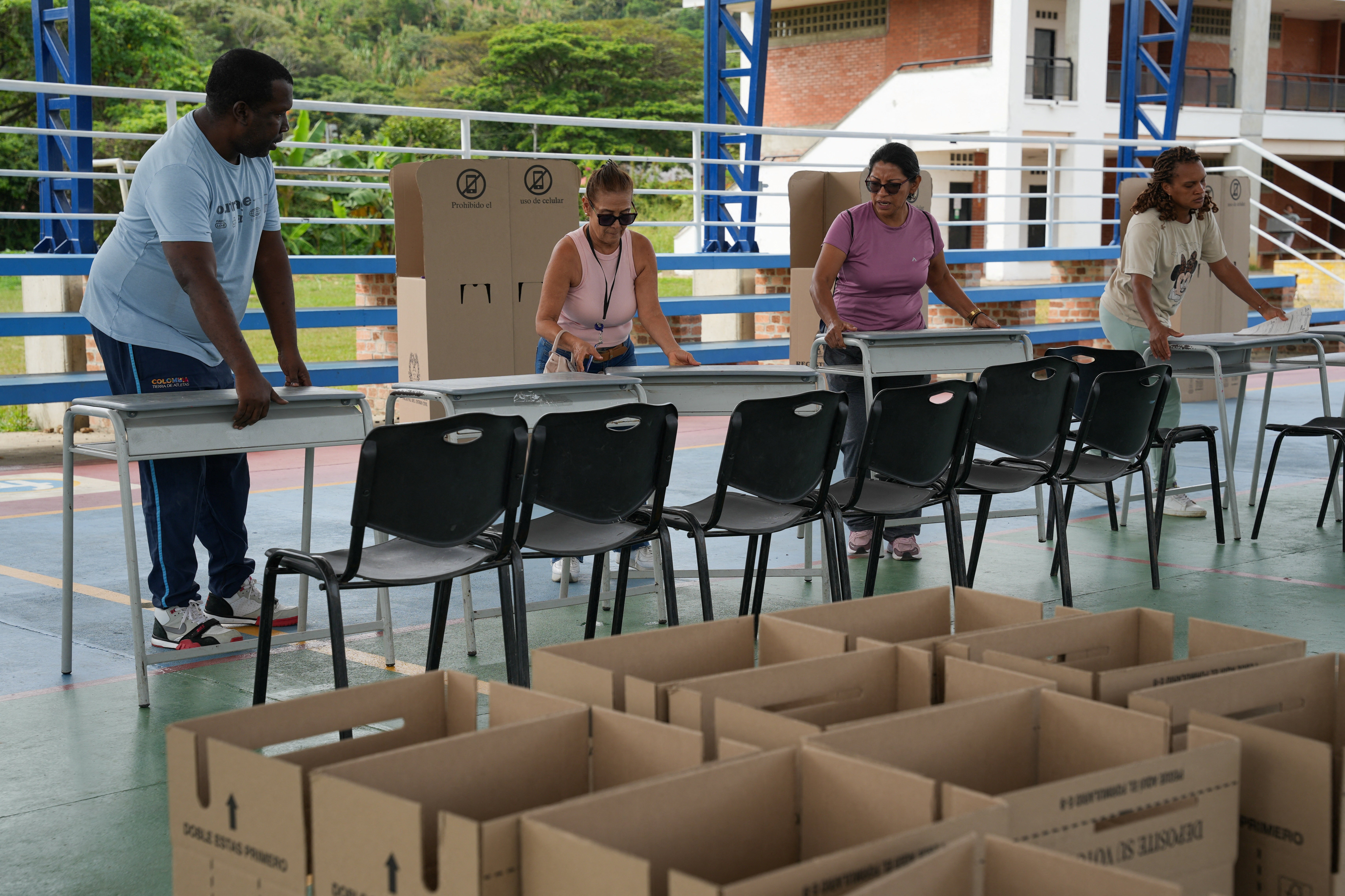 Colômbia acusa Equador de 'interferência deliberada' na eleição presidencial em meio a disputa tarifária