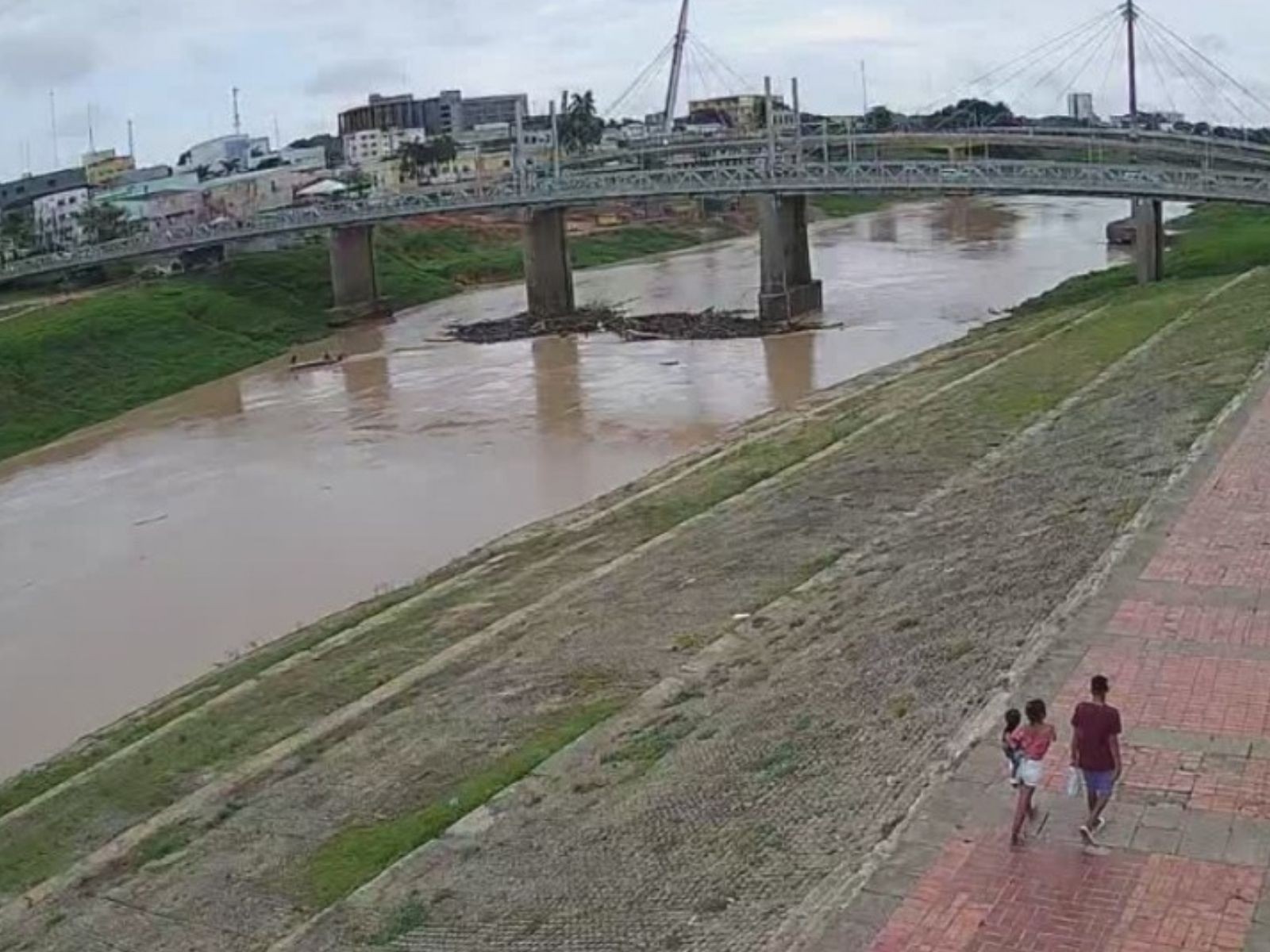 Nível do Rio Acre sobe quase três metros em 24 horas em Rio Branco