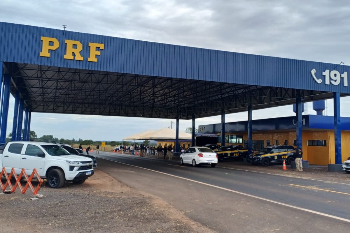 Motorista é presa em MT com 22kg de cocaína escondida em tanque de combustível