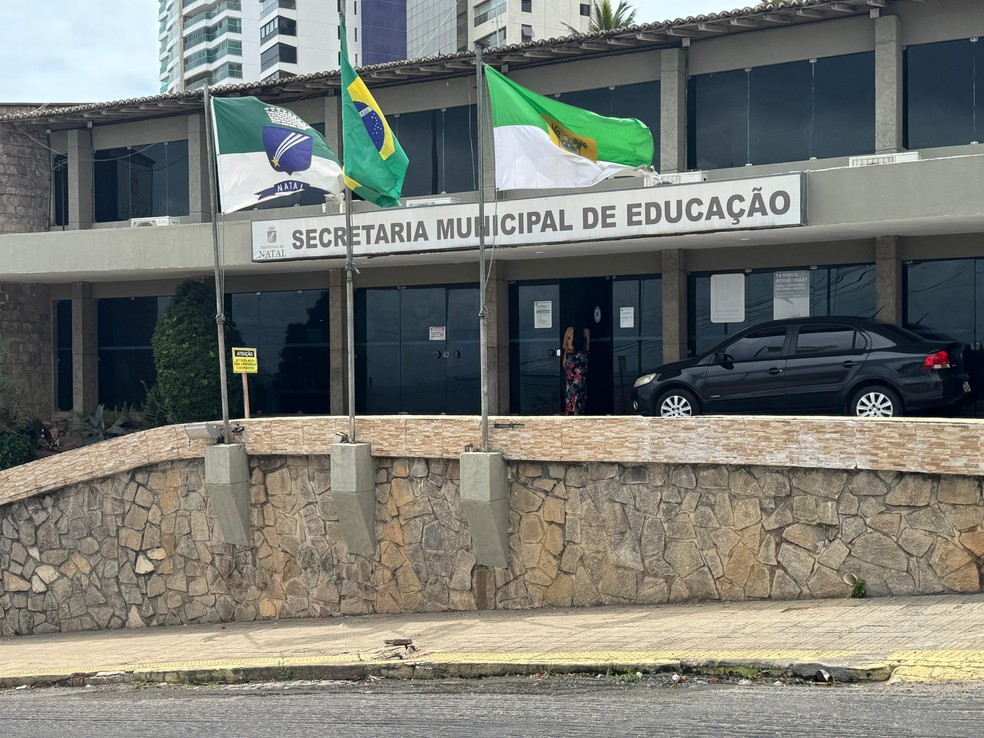 Sede da Secretaria Municipal de Educação de Natal — Foto: Sérgio Henrique Santos/Inter TV Cabugi