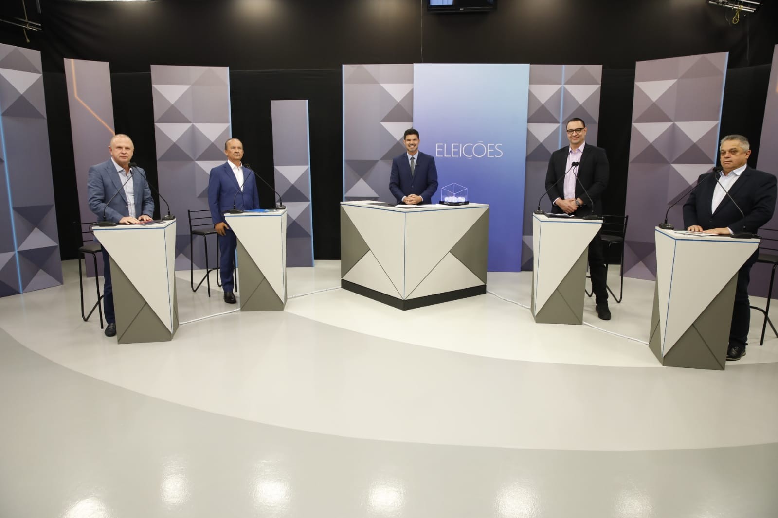 Candidatos ao governo de Santa Catarina participam de debate na NSC TV