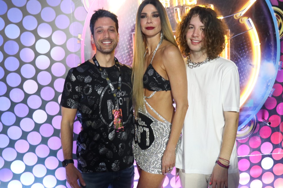 Marco Antonio Gimenez, Luciana Gimenez e  Lucas Jagger na Sapucaí — Foto: Rogério Fidalgo/AgNews