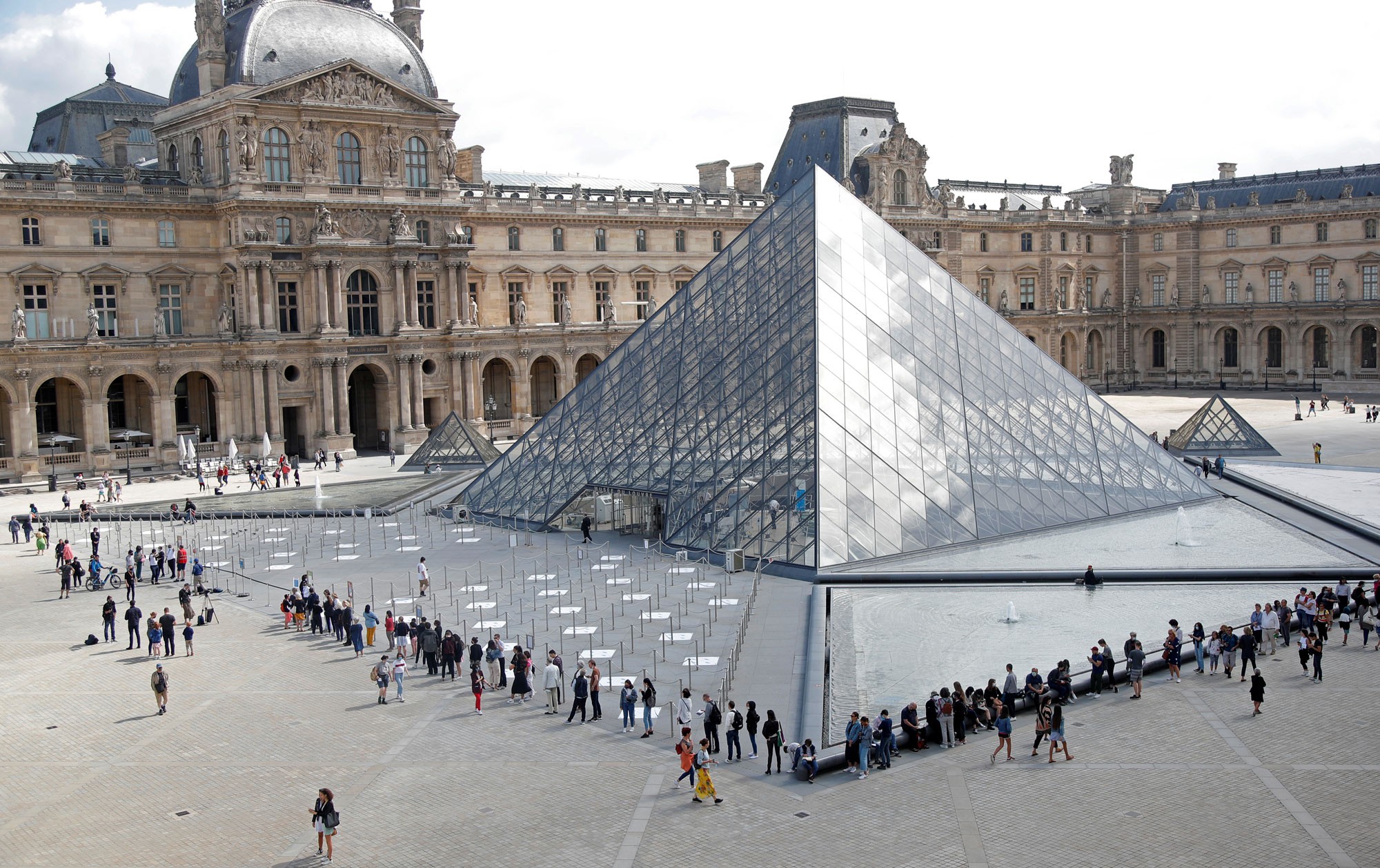 Museu mais visitado do mundo e lar da Mona Lisa: conheça o Louvre