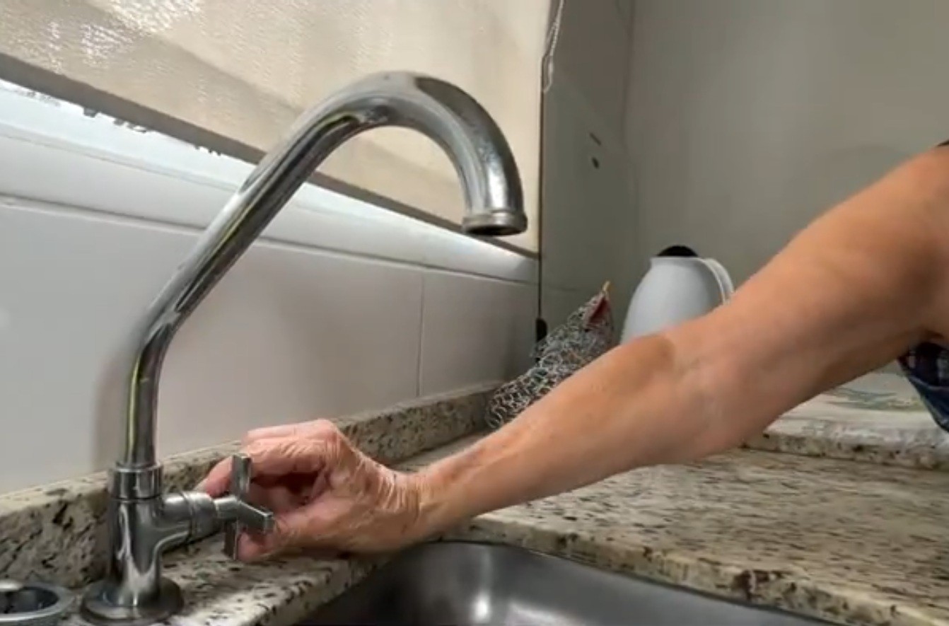 Abastecimento de água é suspenso em alguns bairros de Salvador para reparo de adutora; veja lista