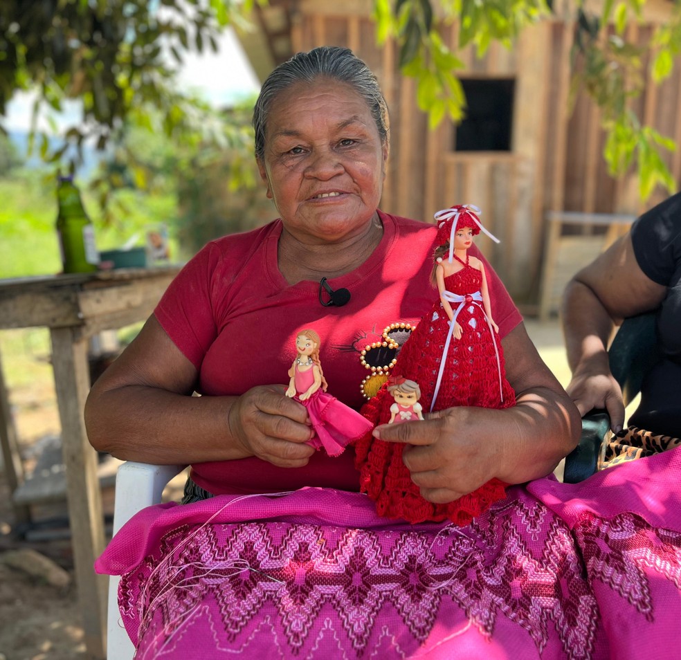 Artesã Fátima Afonso Sagica, de 65 anos. — Foto: Yara Ramalho/g1 RR