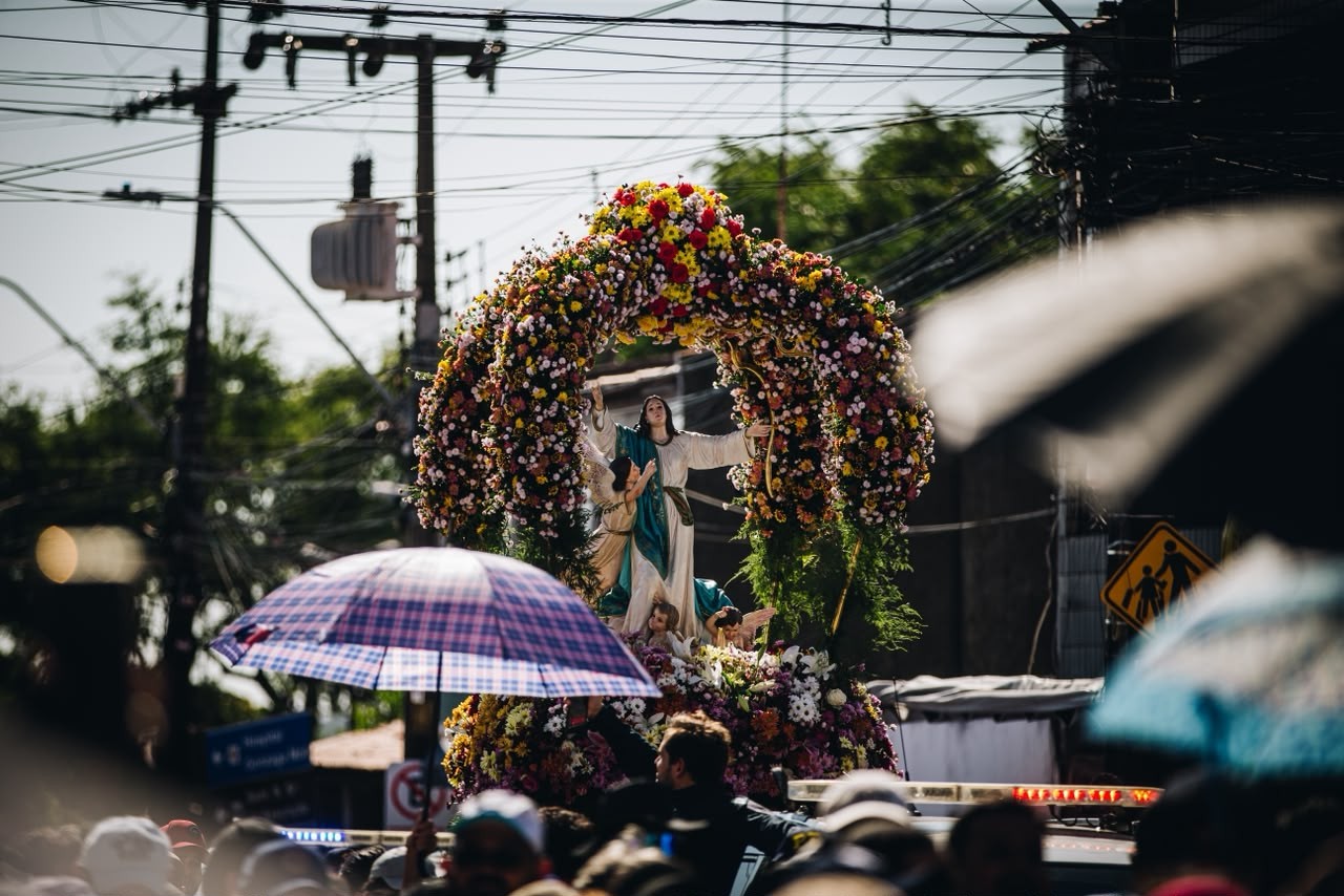 Caminhada com Maria reúne milhares de fiéis em Fortaleza. — Foto: Ismael Soares/SVM