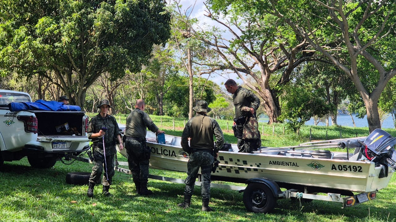 Três meses após tragédia no Rio Piracicaba, polícia inicia operação para proteger período reprodutivo de peixes; entenda o que é proibido