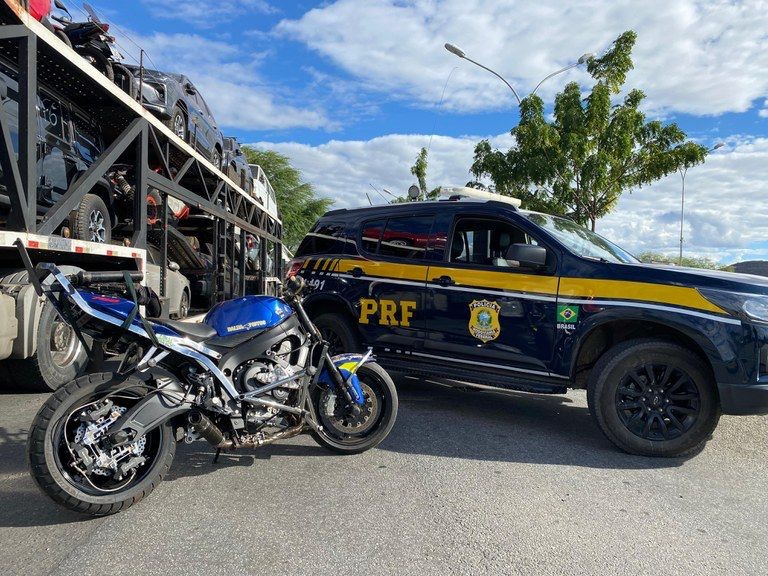 Moto de luxo furtada em São Paulo é recuperada pela PRF na Bahia