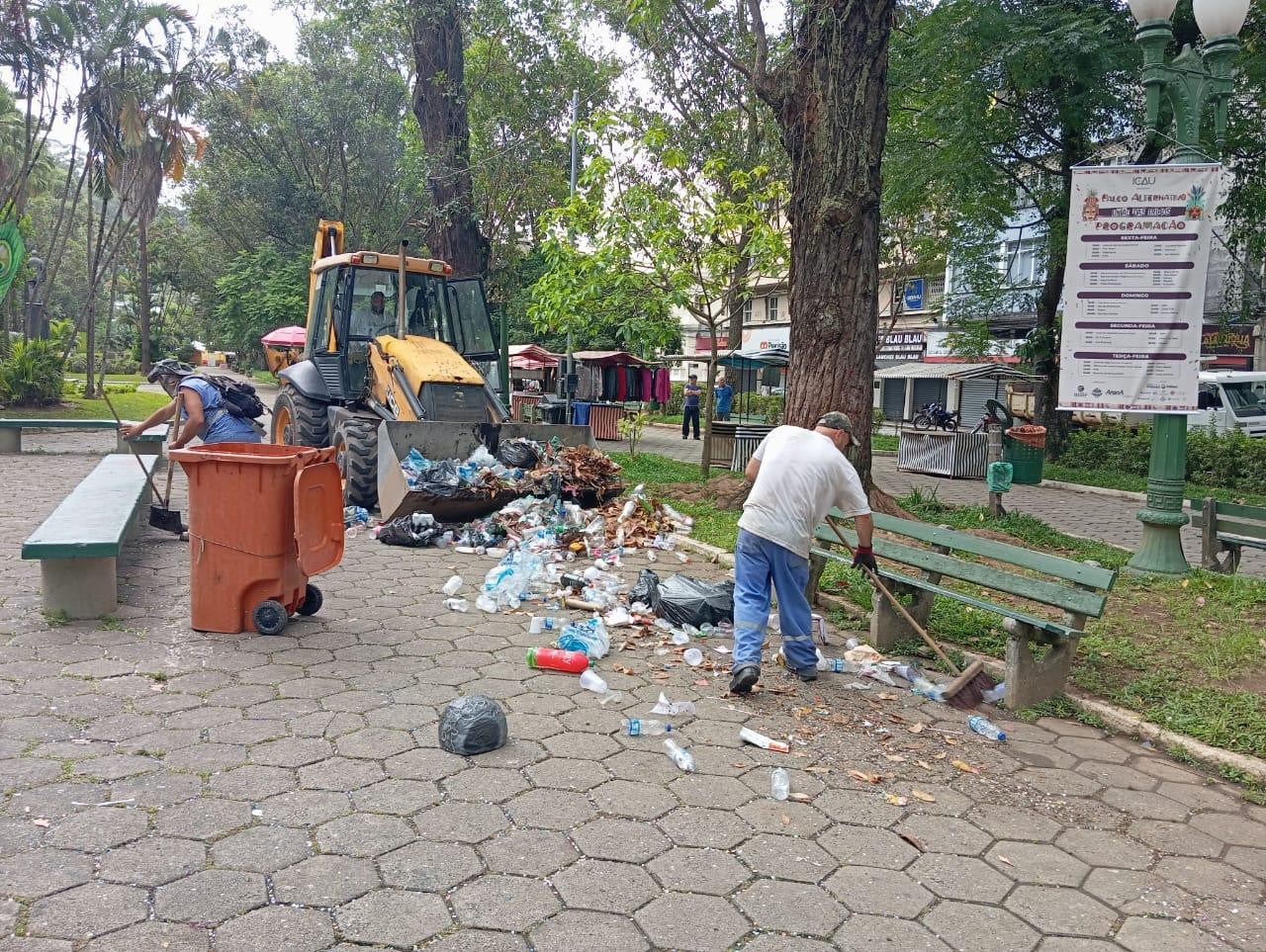 Foliões descartam mais de 17 toneladas de lixo em Nova Friburgo