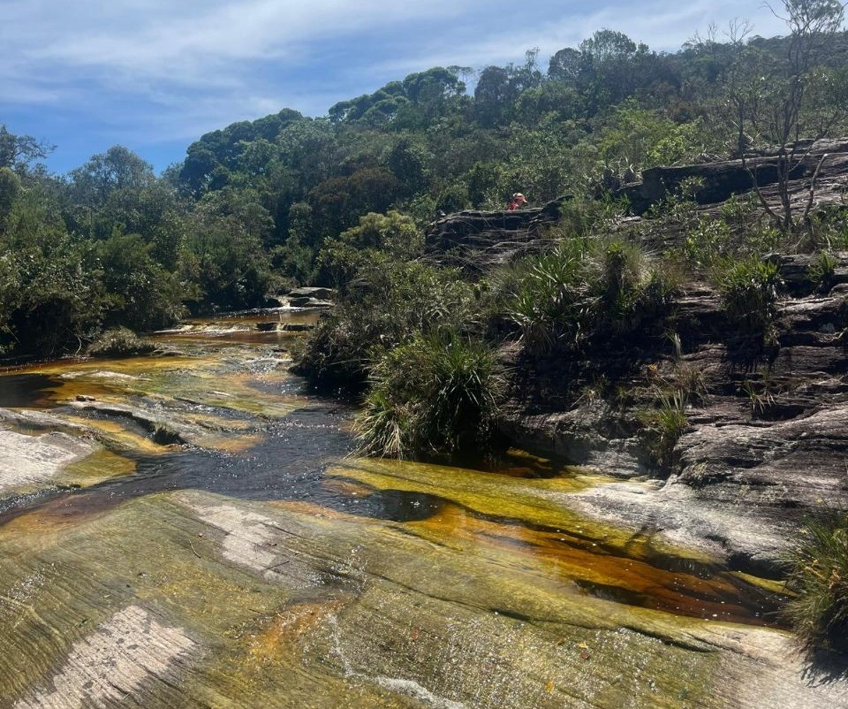 Parque do Ibitipoca em MG tem risco de queda de rochas de paredão, e Serviço Geológico recomenda interdição a visitantes