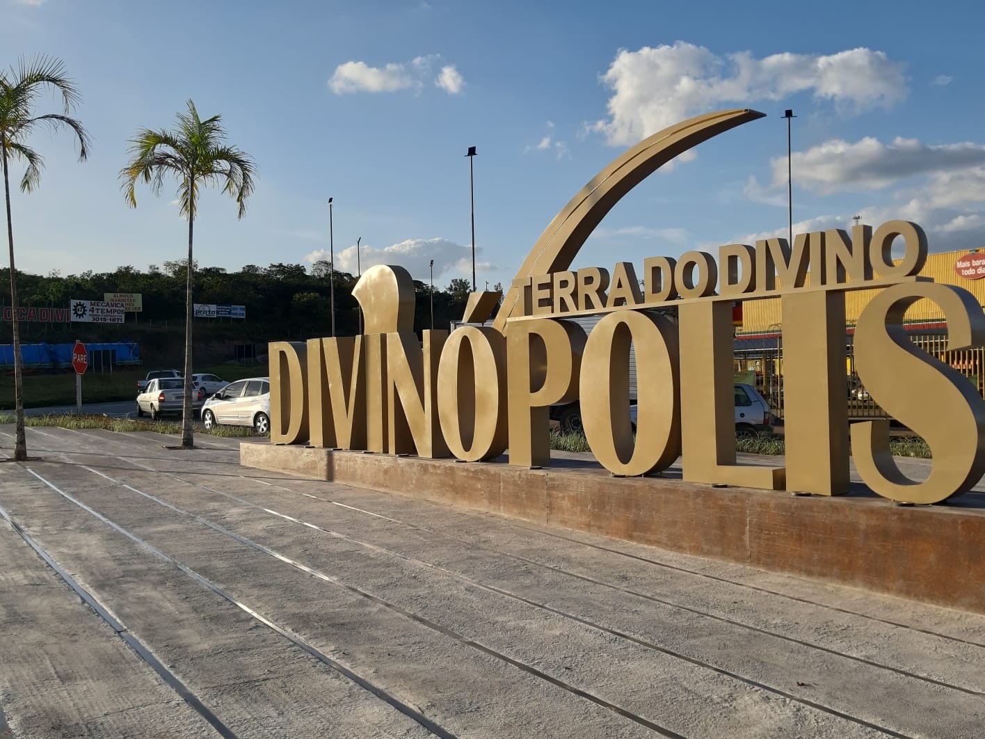Semana do Turismo em Divinópolis tem corrida, feira gastronômica, fórum e shows; veja programação