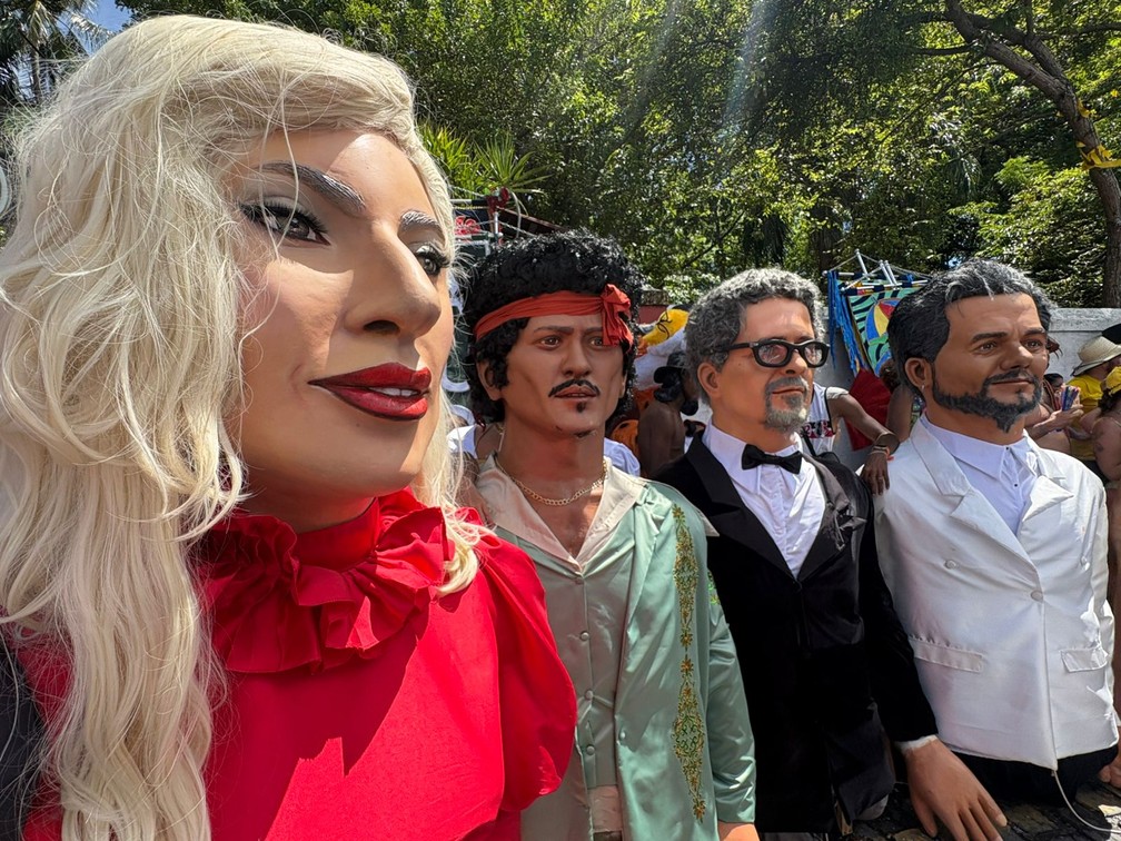 Lady Gaga, Bruno Mars, Kleber Mendonça Filho e Wagner Moura estão entre as novidades deste ano na Apoteose dos Bonecos Gigantes, em Olinda, nesta segunda (16) — Foto: Joalline Nascimento/g1