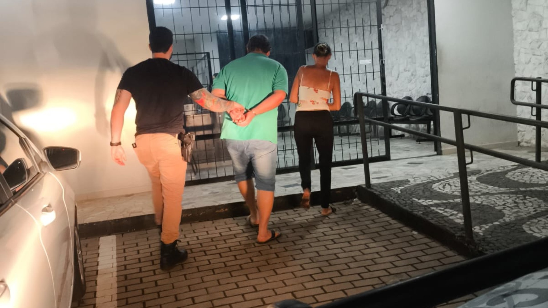 Casal é preso suspeito de torturar sobrinha encontrada com ferimentos e sinais de desnutrição