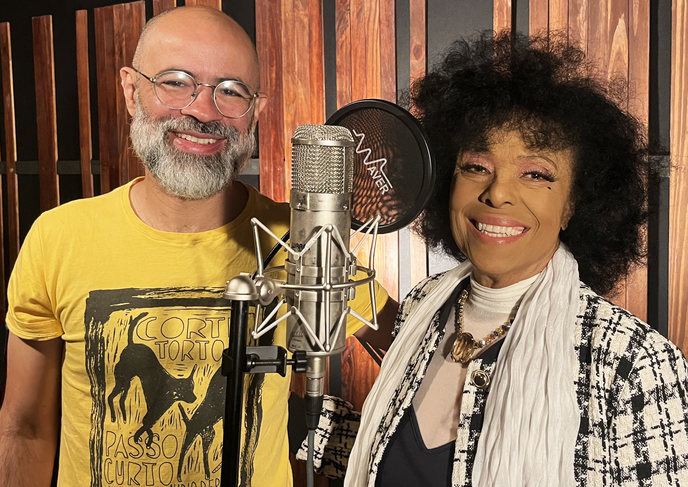 Eliana Pittman conecta pagode carioca ao samba paulistano ao cantar obra de Jorge Aragão em álbum com produção musical e arranjos de Rodrigo Campos