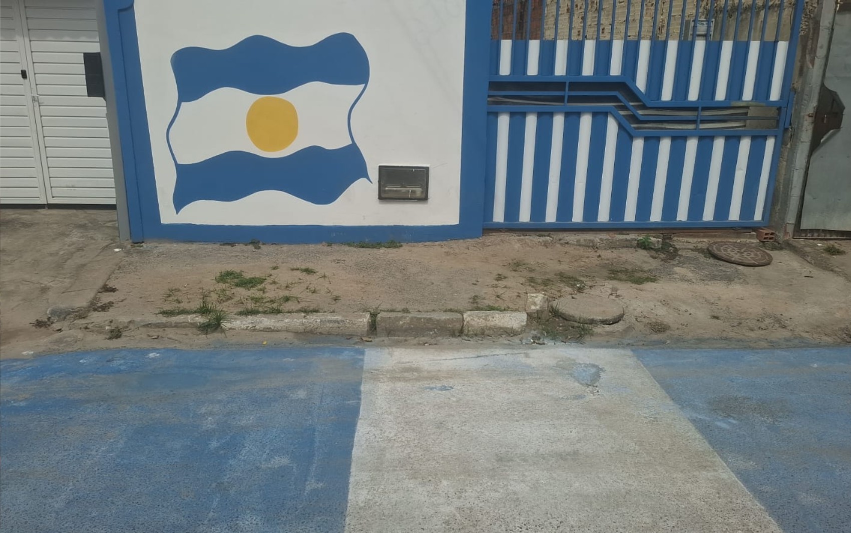 Baiano torcedor da Argentina batiza filhos de Riquelme e Messi e pinta casa nas cores da seleção